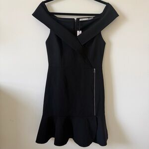 Alice + Olivia Black Off-Shoulder Dress Size 6 NWT